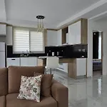 Luxury Two-bedroom At Four Seasons Life Apartment *