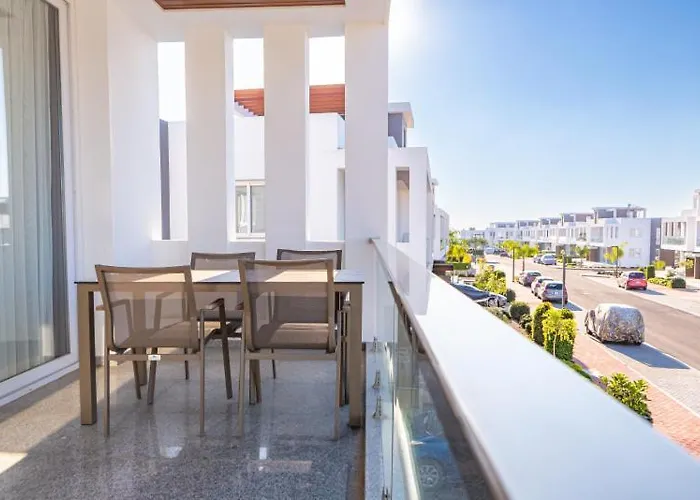 Luxury Four Seasons Life Ruby Bogaz